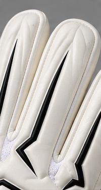 Close crop of the internal finger seam construction
